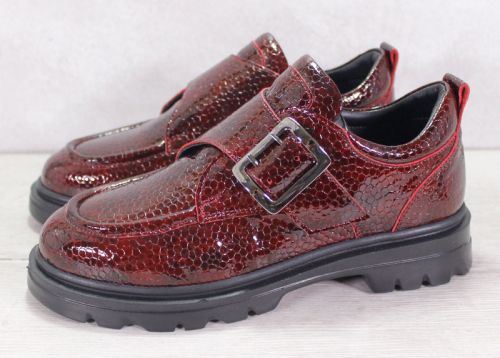 Дамски лоуфъри с кроко ефект от естествен лак в бордо - модел Croco Shine Loafer