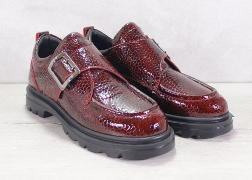 Дамски лоуфъри с кроко ефект от естествен лак в бордо - модел Croco Shine Loafer